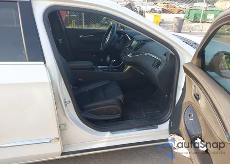 2019 Chevrolet Impala Premier z USA, uszkodzony, nr VIN 1G1105S35KU144415